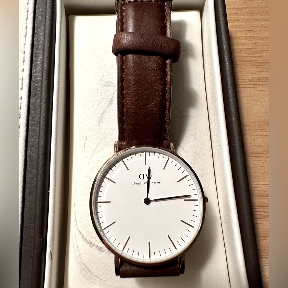 Daniel Wellington St. Mawes brown leather and gold watch
